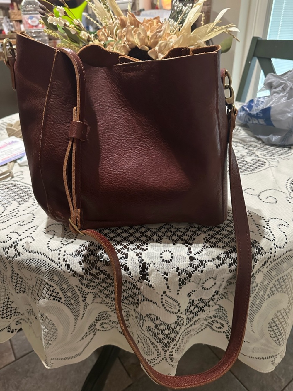 Portland Leather Women's Leather Bucket Bag in Nutmeg